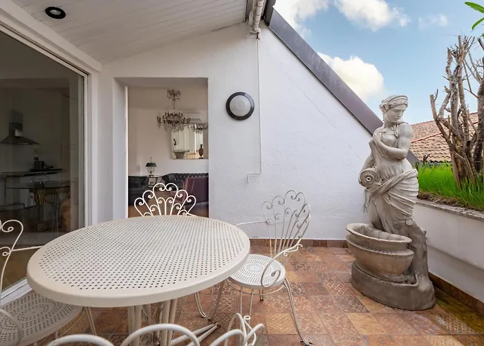 Imperial Terrace Apartment *